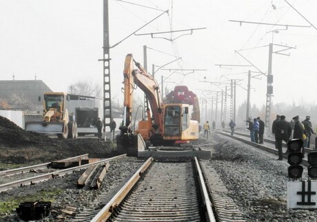 Начат ремонт железной дороги на участке Товуз-Говлар (Фото)