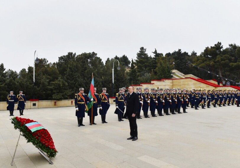 Президент Ильхам Алиев и первая леди Мехрибан Алиева почтили светлую память шехидов 20 Января (Добавлено)