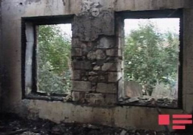 Трагедия в Баку: в результате пожара погибла 2-летняя девочка, один человек получил ожоги