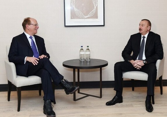 Президент Ильхам Алиев встретился в Давосе с учредителем компании Black Rock и главой LUKOIL
