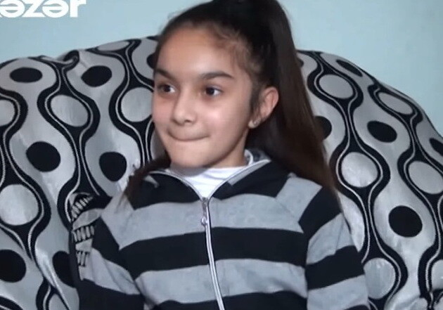 10-летняя азербайджанка говорит наоборот на четырех языках (Видео)