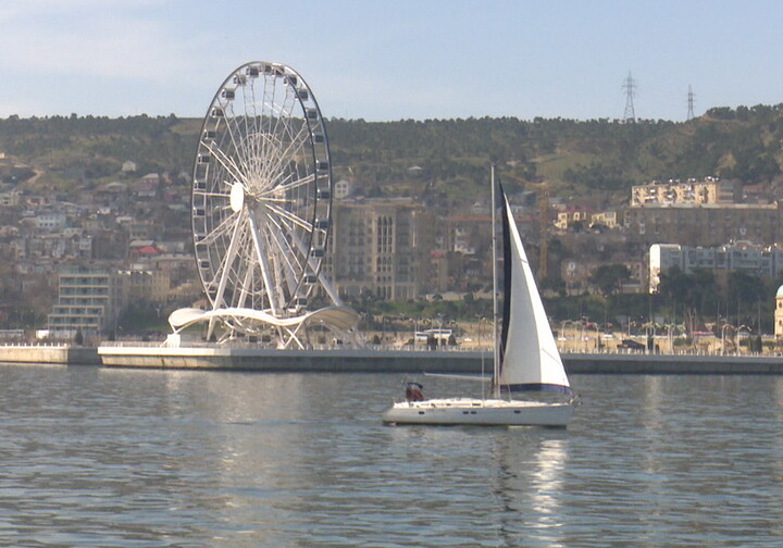 В Баку состоялся парад красивых парусных яхт (Фото)