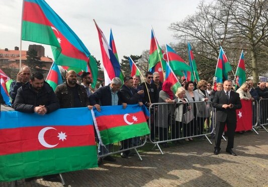 В Нидерландах прошла акция солидарности азербайджанцев (Фото)