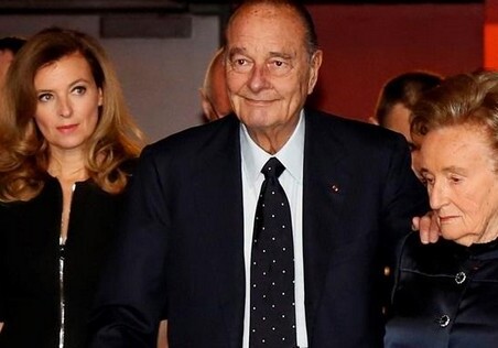 Дочь Жака Ширака отдала его старые костюмы мигрантам