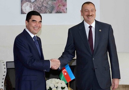 Президент Туркменистана поздравил Ильхама Алиева с переизбранием на пост главы Азербайджана