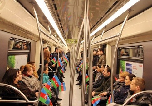 Флешмоб, посвященный 100-летию АДР, прошел в бакинском метро 