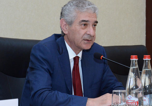 Азербайджан заинтересован в развитии альтернативных источников энергии - вице-премьер