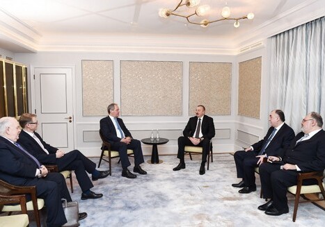Президент Азербайджана встретился с группой английских парламентариев (Фото)