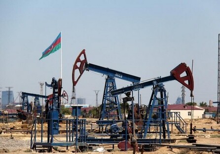 Цена азербайджанской нефти приблизилась к 76 долларам