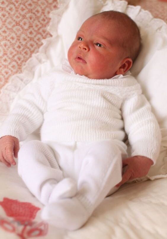Принц Уильям и Кейт опубликовали новые снимки принца Луи (Фото)