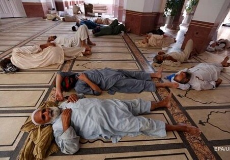 В Пакистане из-за жары погибло 65 человек