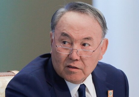 Назарбаев получил право пожизненно руководить Совбезом Казахстана