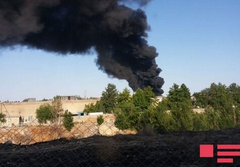 На Бакинском сталелитейном заводе горят шины (Фото-Видео-Обновлено)