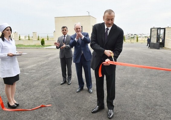 Президент Азербайджана посетил ряд объектов в Нафталанском районе (Фото)