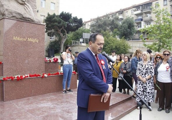 Скончался азербайджанский писатель 
