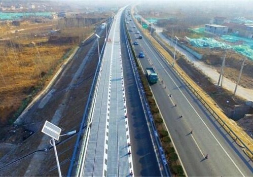Азербайджанская компания реконструирует дорогу в Кыргызстане