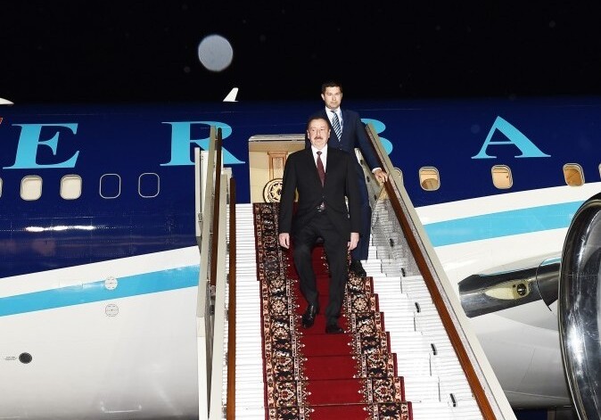Президент Азербайджана прибыл с рабочим визитом в Россию (Фото-Видео)