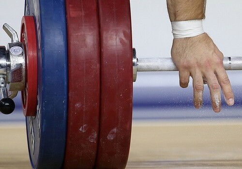 C Федерации тяжелой атлетики Азербайджана частично снята дисквалификация