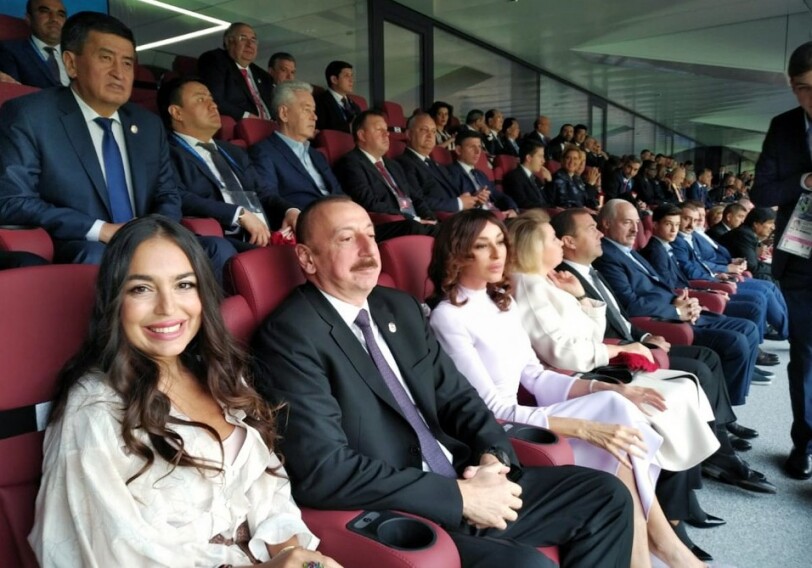 Президент Ильхам Алиев и Первая леди Мехрибан Алиева приняли участие в церемонии открытия ЧМ по футболу (Фото-Обновлено)