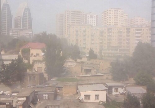 В чем причина запыленности воздуха в Баку? - Комментарий Минэкологии