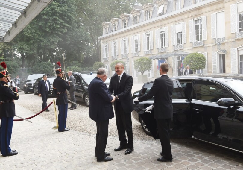Ильхам Алиев встретился с председателем Сената Франции (Фото)