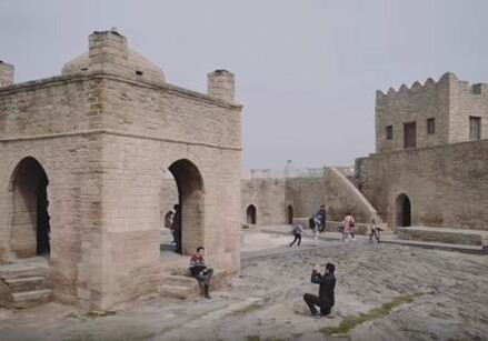 Известный российский блогер выложил впечатляющий ролик о Баку (Видео)