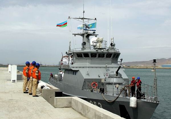 Военный корабль Казахстана прибыл в Баку (Видео)