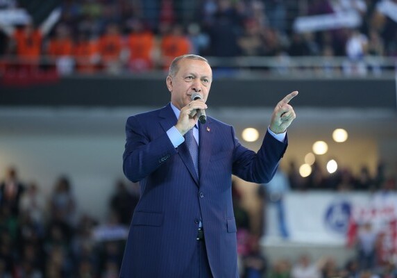 Эрдоган: «Те, кто считают, что Турция отступит перед угрозами и абсурдными решениями о санкциях, не знают эту страну и народ»