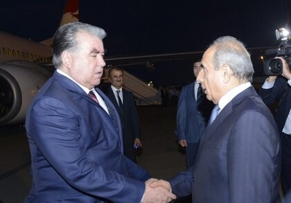 Президент Taджикистана прибыл с официальным визитом в Азербайджан (Фото)