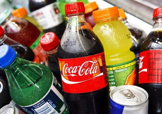 Почему в Азербайджане прохладительные напитки продаются в пластиковых бутылках?