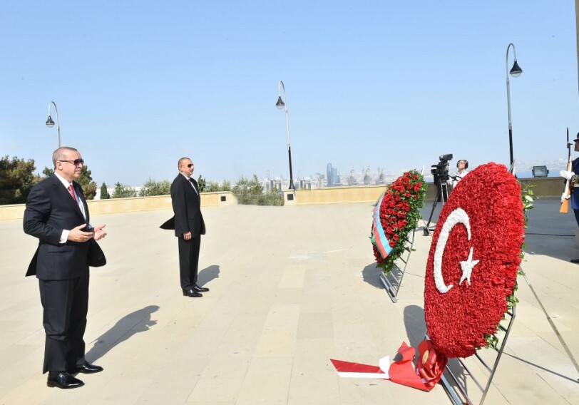 Ильхам Алиев и Реджеп Тайип Эрдоган почтили память Гейдара Алиева и шехидов (Обновлено)