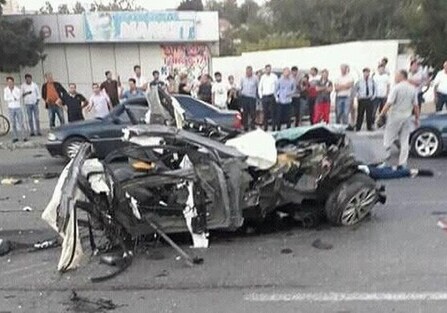 Страшное ДТП в Баку: иномарка врезалась в столб, погибли 4 человека (Фото-Видео)