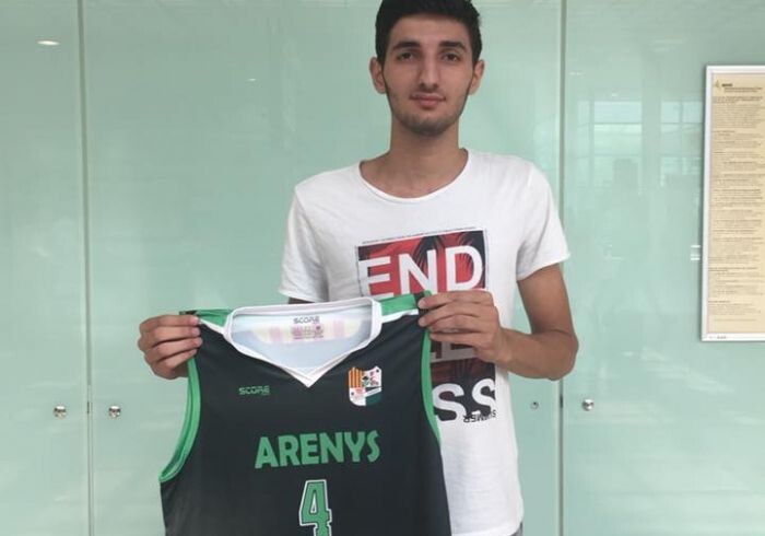 Азербайджанский баскетболист будет играть за испанский клуб