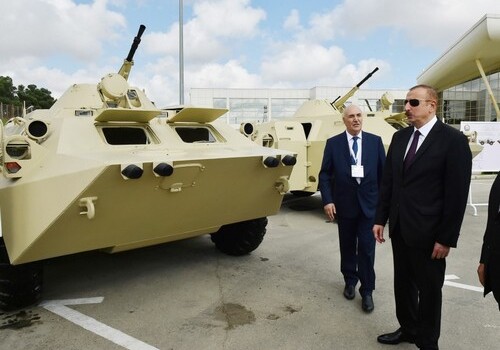 Президент Азербайджана ознакомился с оборонной выставкой ADEX-2018 (Фото)