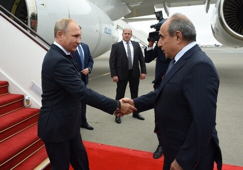 Президент России прибыл с рабочим визитом в Азербайджан (Фото)
