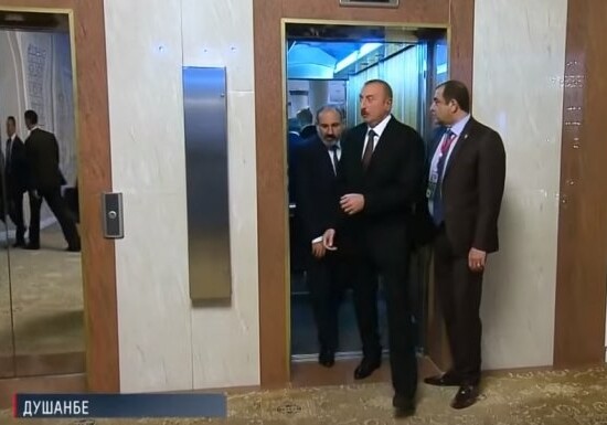 Сенсационные кадры со встречи Ильхама Алиева и Никола Пашиняна (Видео)
