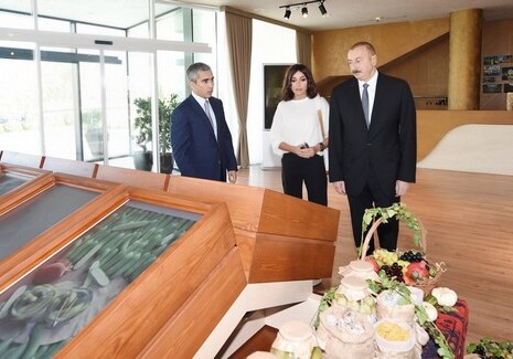 Президент Ильхам Алиев ознакомился с национальным павильоном, участвовавшем в «Милан Экспо 2015» (Фото)