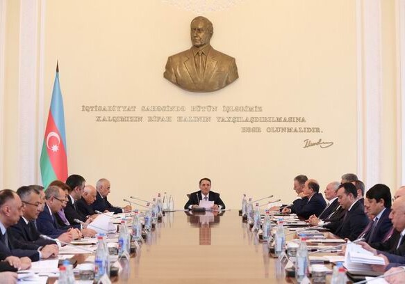 Под председательством премьер-министра Нoвруза Мамедова состоялось заседание Кабмина (Фото)
