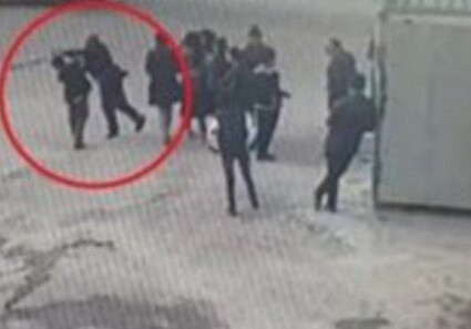 В Баку уволен учитель, избивший ученика (Видео)