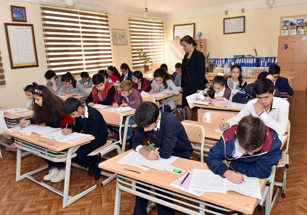Начался прием обращений школьников, желающих окончить школу экстерном - в Азербайджане 