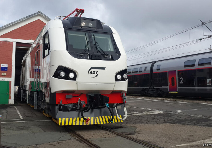 Alstom огласила сроки поставки в Азербайджан первого грузового локомотива для БТК 