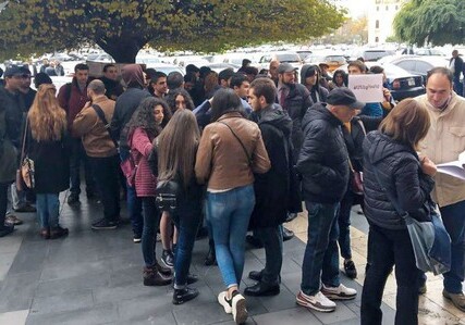 В Ереване на акцию протеста вышли молодые ученые