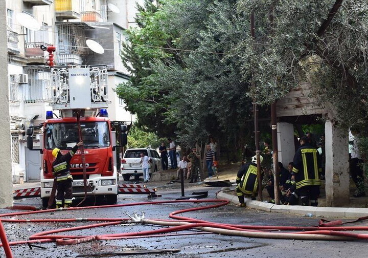 В Баку произошел пожар в ресторане отеля: эвакуированы 20 человек