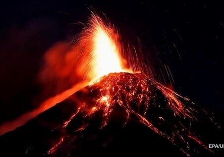 В Гватемале началось извержение вулкана, объявлена эвакуация населения (Видео)