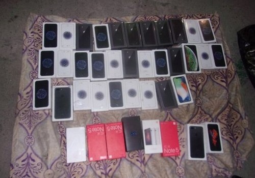 В Азербайджан пытались незаконно ввезти 40 iPhone