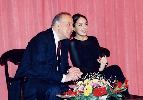 Лейла Алиева посвятила видео общенациональному лидеру Азербайджана