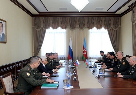 Азербайджан и Россия обсудили перспективы расширения военного сотрудничества