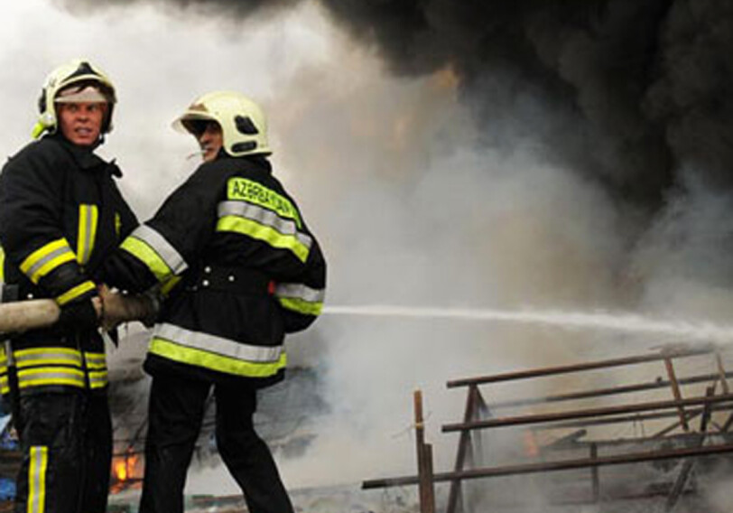 Два человека пострадали в результате взрыва в швейном цеху в Баку