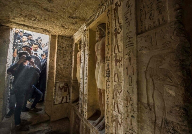 В Египте археологи нашли нетронутую гробницу возрастом 4400 лет (Фото)