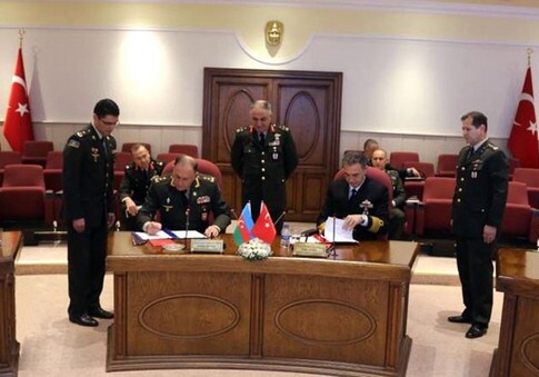 Азербайджано-турецкий военный диалог на высшем уровне завершился подписанием документов (Фото)